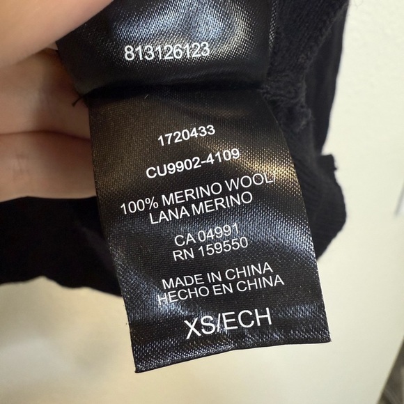 Katherine Barclay 100% Merino Wool Black Long Sleeve V Neck Sweater Top Size XS - Picture 8 of 10